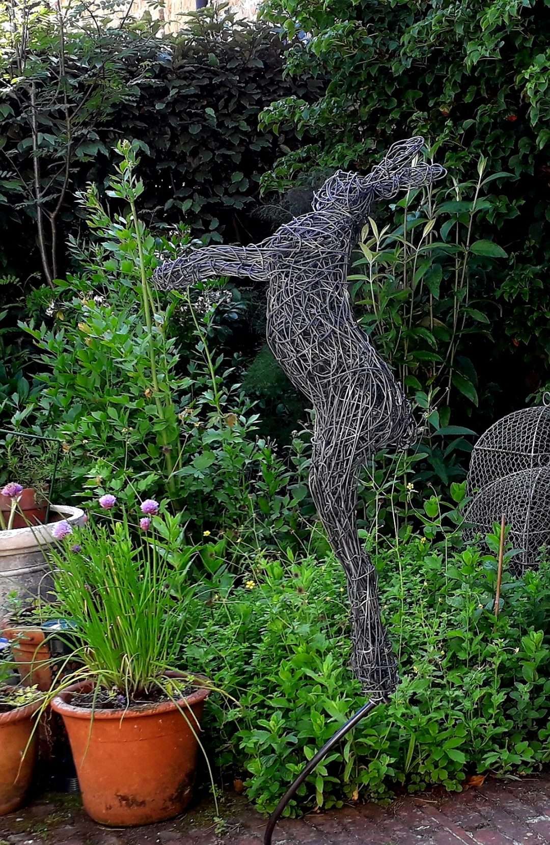 life size boxing hare sculpture, wire garden hare sculpture